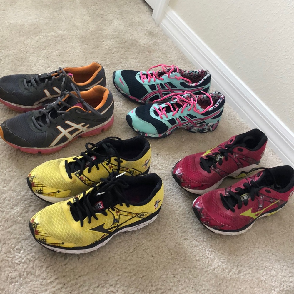BUNDLE!! Running Shoes 👟